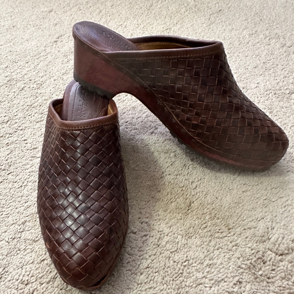 Vintage Cole Haan Clog in dark brown. Size 10m